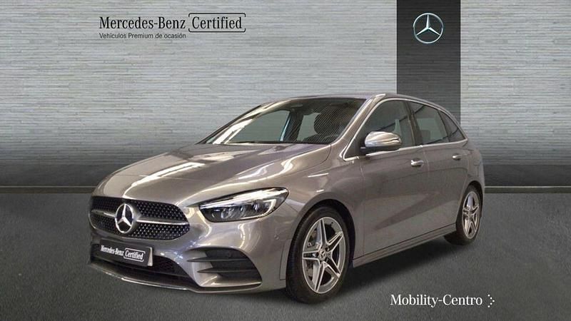 Gris Usado 2023 Mercedes B180 Monovolumen | 33.900 € (Un poco caro) - Imagen 1/4