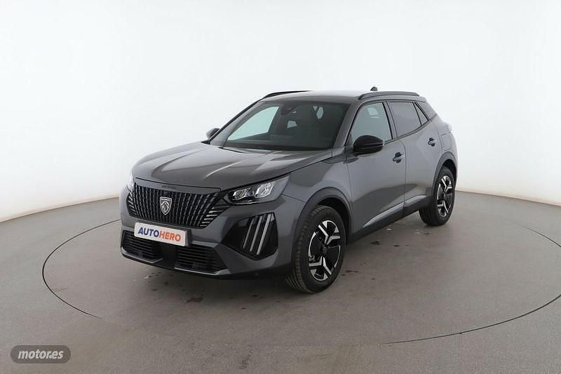 Gris Usado 2024 Peugeot 2008 Allure SUV | 21.599 € (Un poco caro) - Imagen 1/3