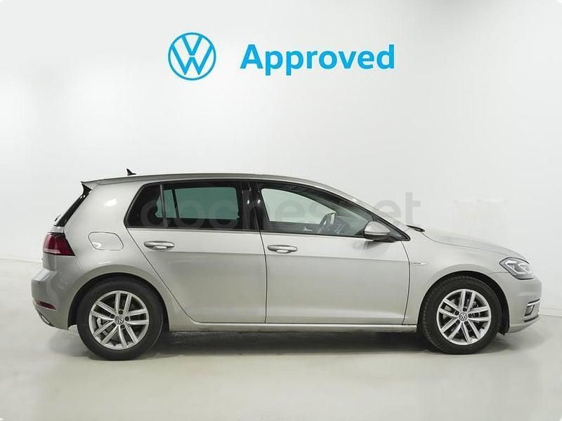 Usado VW Golf VII Advance 131 CV (96 kW) 2019 Gris / plata Berlina