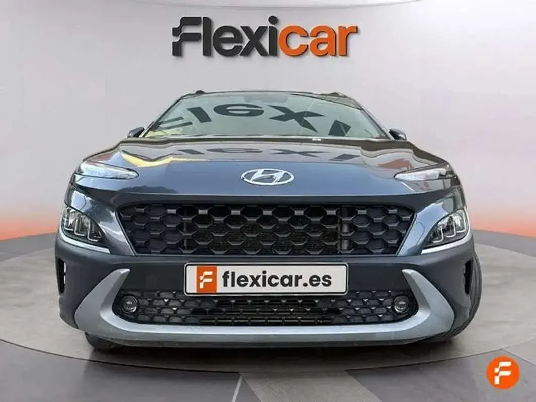 Usado Hyundai Kona 120 CV (88 kW) 2022 Gris SUV