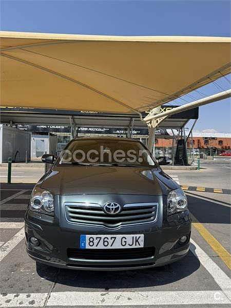 Verde Usado 2008 Toyota Avensis Sol Berlina | 4990 € (Precio justo) - Imagen 1/4