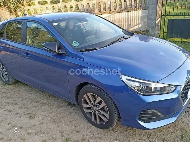 Usado Hyundai i30 GO! 120 CV (88 kW) 2018 Azul Berlina