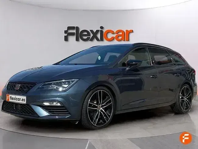 Usado Seat Leon 4Drive 300 CV (220 kW) 2021 Gris