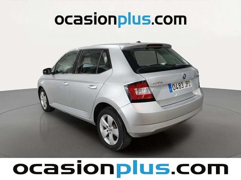 Usado Skoda Fabia Ambition 75 CV (55 kW) 2016 Gris plata Utilitario