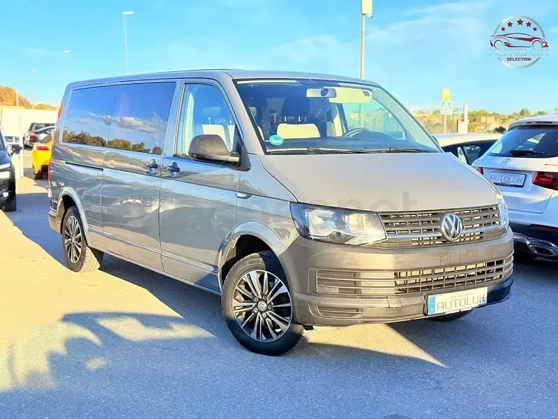 Usado VW Caravelle 150 CV (110 kW) 2017 Gris / plata Van