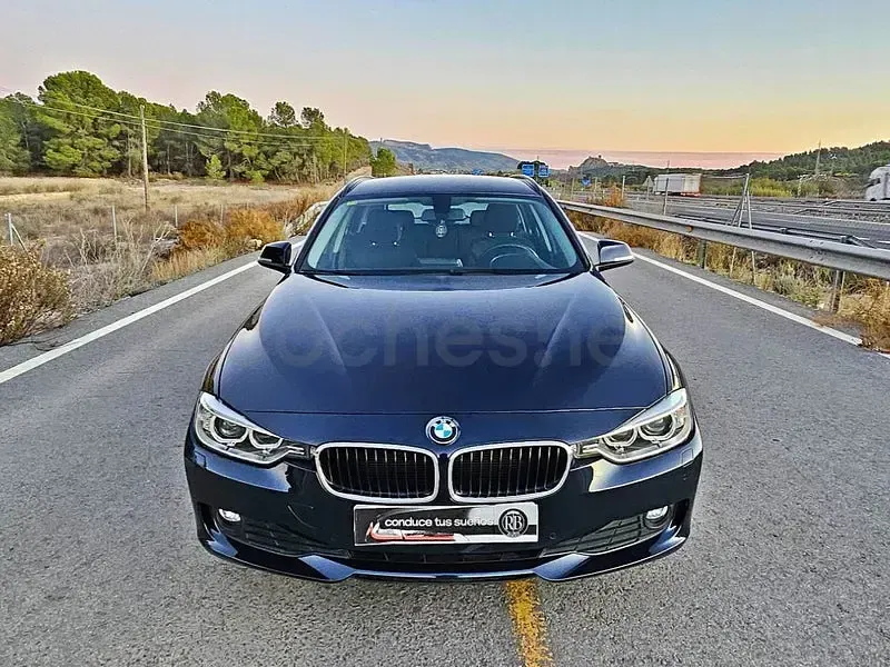 Usado BMW 318 Sport Line 143 CV (105 kW) 2013 Azul Familiar