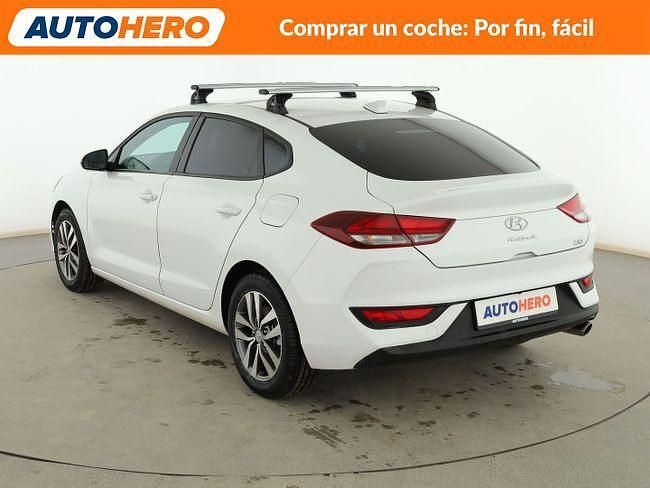 Usado Hyundai i30 120 CV (88 kW) 2021 Blanco