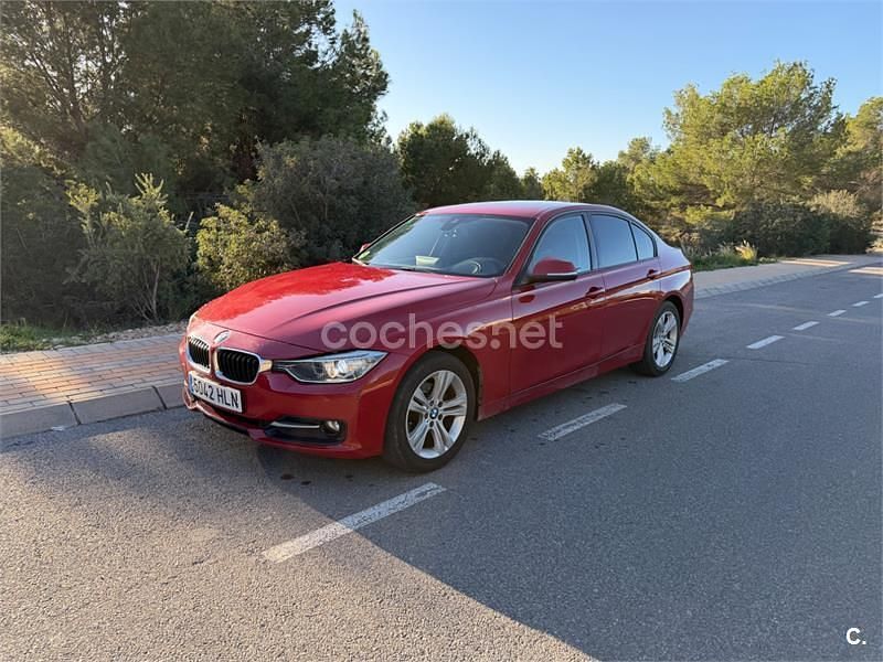 Usado BMW 318 143 CV (105 kW) 2012 Rojo Berlina