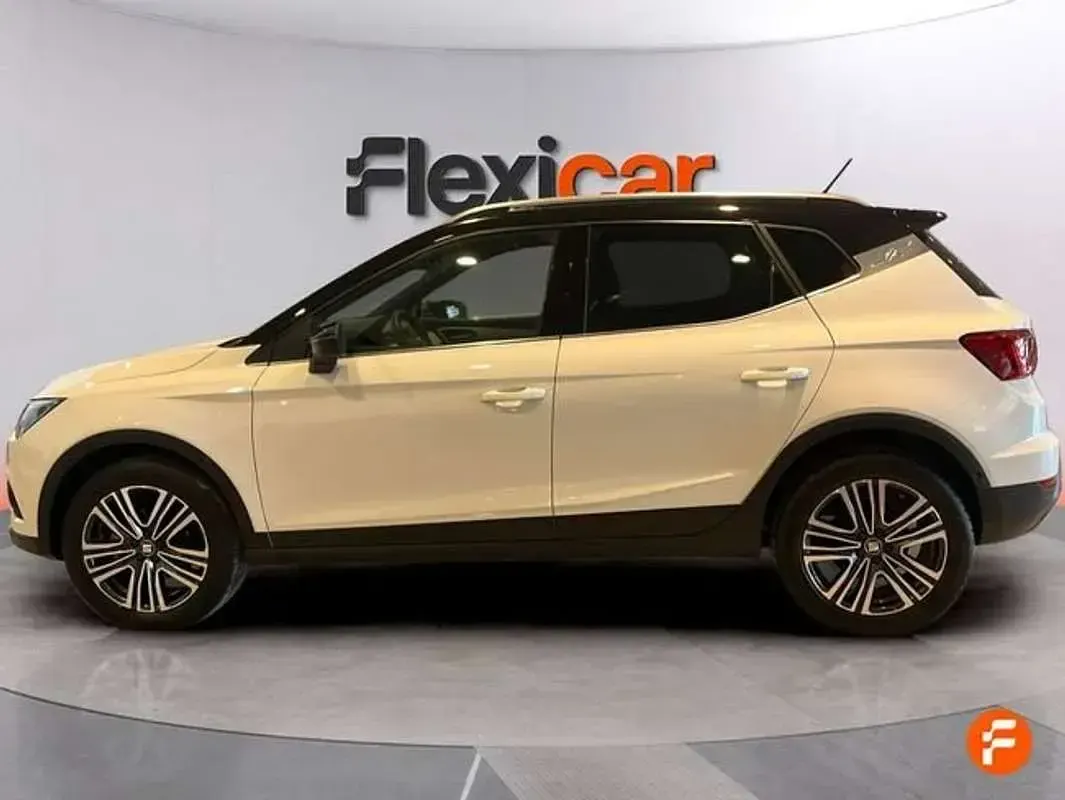 Usado Seat Arona Ecomotive 95 CV (69 kW) 2018 Blanco SUV