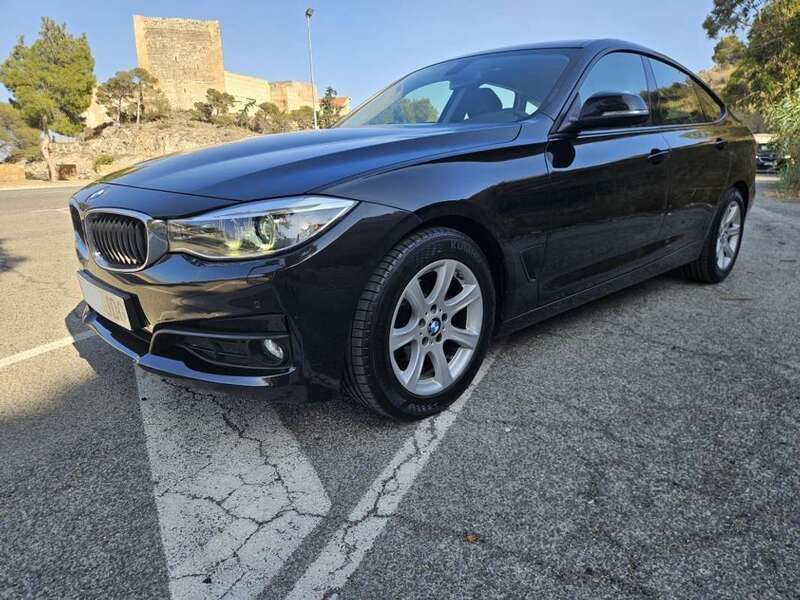 Negro Usado 2015 BMW 318 Gran Turismo Berlina | 11.900 € (Precio justo) - Imagen 1/4
