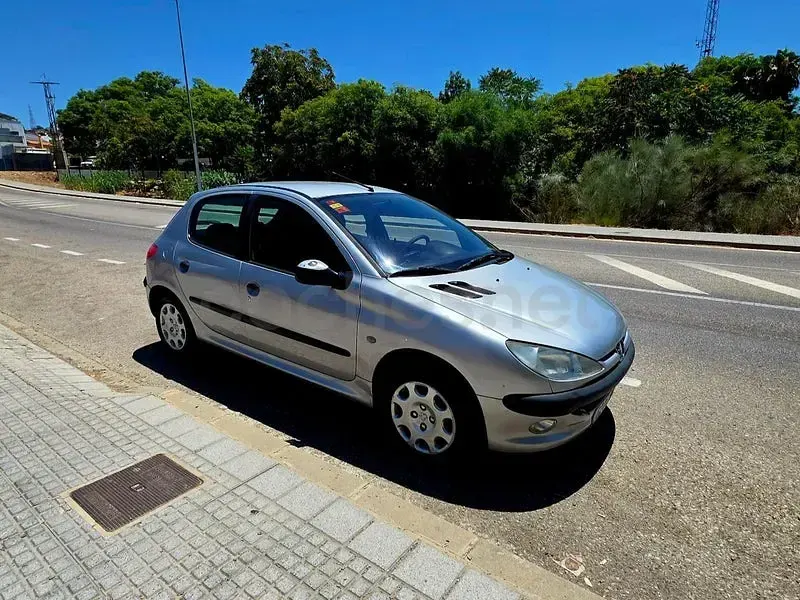 Usado Peugeot 206 110 CV (80 kW) 2001 Gris / plata Berlina