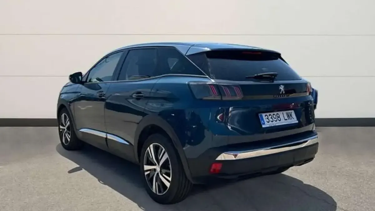 Usado Peugeot 3008 Allure 131 CV (96 kW) 2022 Azul SUV