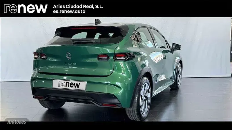 Nuevo Renault Clio V Evolution 115 CV (84 kW) 2026 Verde Berlina
