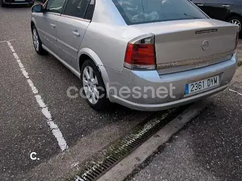 Usado Opel Vectra Cosmo 120 CV (88 kW) 2006 Gris / plata Berlina