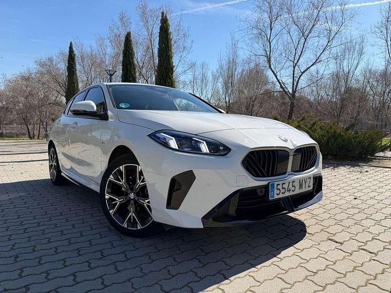 Usado BMW 120 Comfort Edition 163 CV (119 kW) 2025 Blanco Utilitario