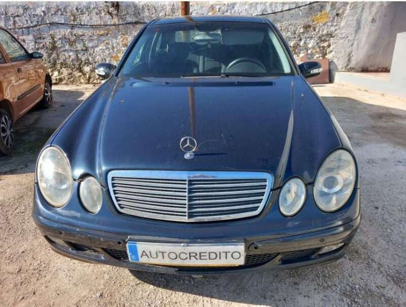 Azul Usado 2002 Mercedes E200 Berlina | 4000 € - Imagen 1/4