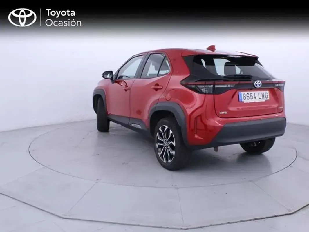 Usado Toyota Yaris Cross Active 116 CV (85 kW) 2022 Rojo SUV