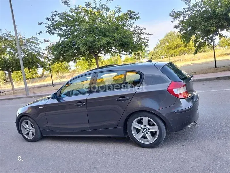 Usado BMW 120 163 CV (119 kW) 2005 Marrón Utilitario
