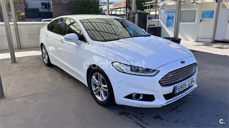 Usado Ford Mondeo Titanium 150 CV (110 kW) 2015 Blanco Berlina