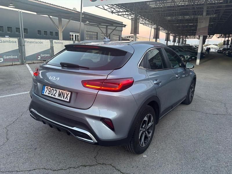Usado Kia XCeed 120 CV (88 kW) 2024 Gris SUV