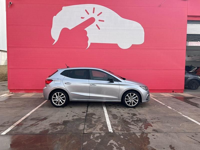 Usado Seat Ibiza FR 150 CV (110 kW) 2023 Gris Utilitario