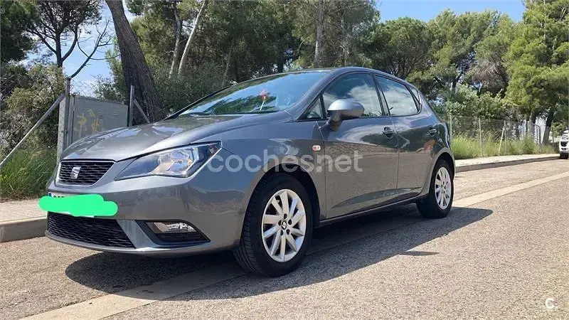 Usado Seat Ibiza I-Tech 105 CV (77 kW) 2014 Gris / plata Berlina