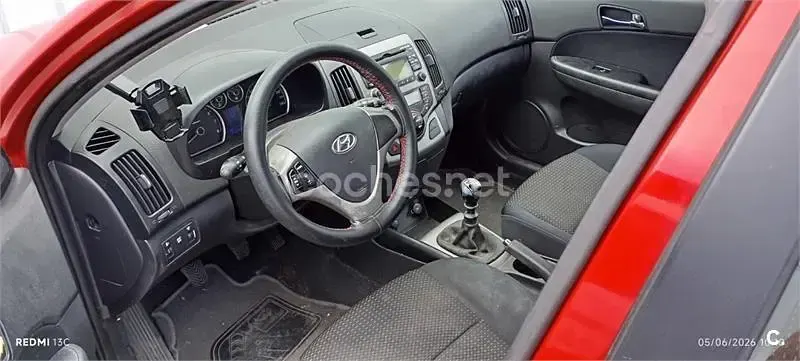 Usado Hyundai i30 Classic 109 CV (80 kW) 2008 Rojo Berlina
