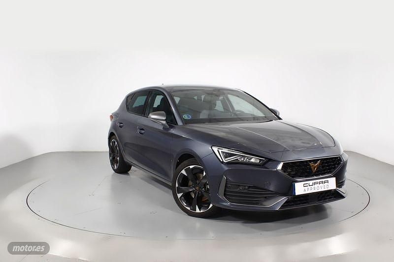 Gris Usado 2024 Cupra Leon Berlina | 27.800 € (Precio justo) - Imagen 1/4