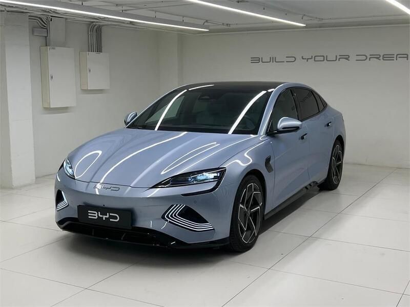 Usado BYD Seal Design 230 kW (313 CV) 2024 Ice blue Berlina