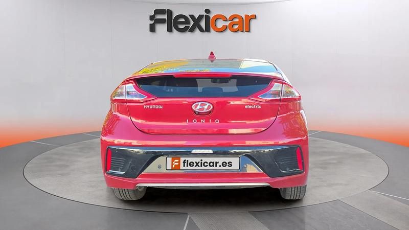 Usado Hyundai Ioniq 88 kW (120 CV) 2019 Rojo Utilitario
