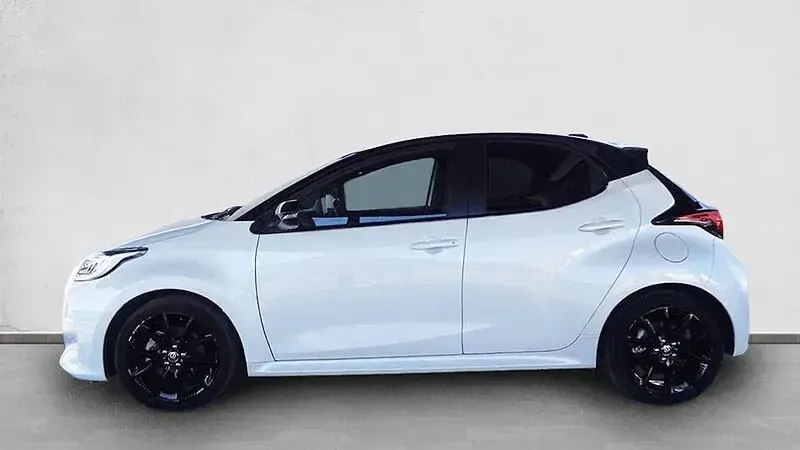 Usado Toyota Yaris Hybrid Business Edition 116 CV (85 kW) 2022 Blanco Berlina