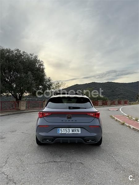 Usado Cupra Leon 150 CV (110 kW) 2024 Gris / plata Berlina