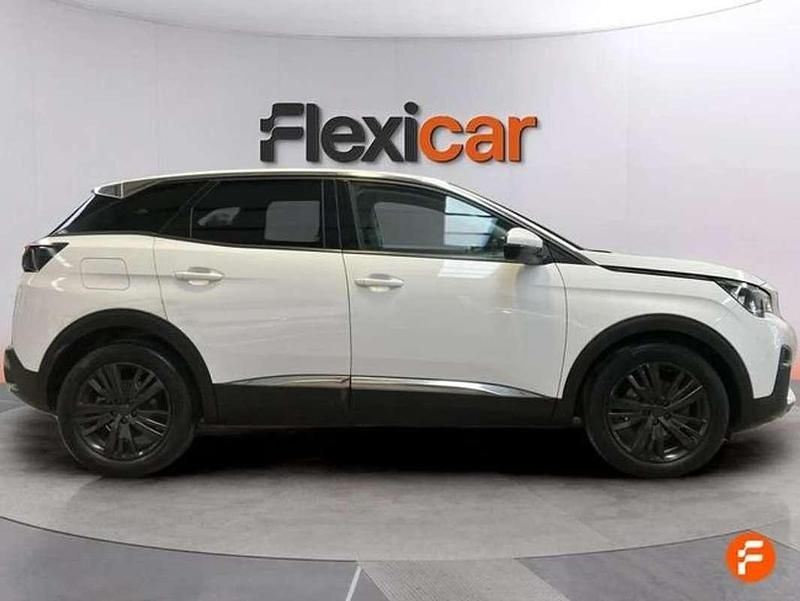 Usado Peugeot 3008 Allure 131 CV (96 kW) 2018 Blanco SUV