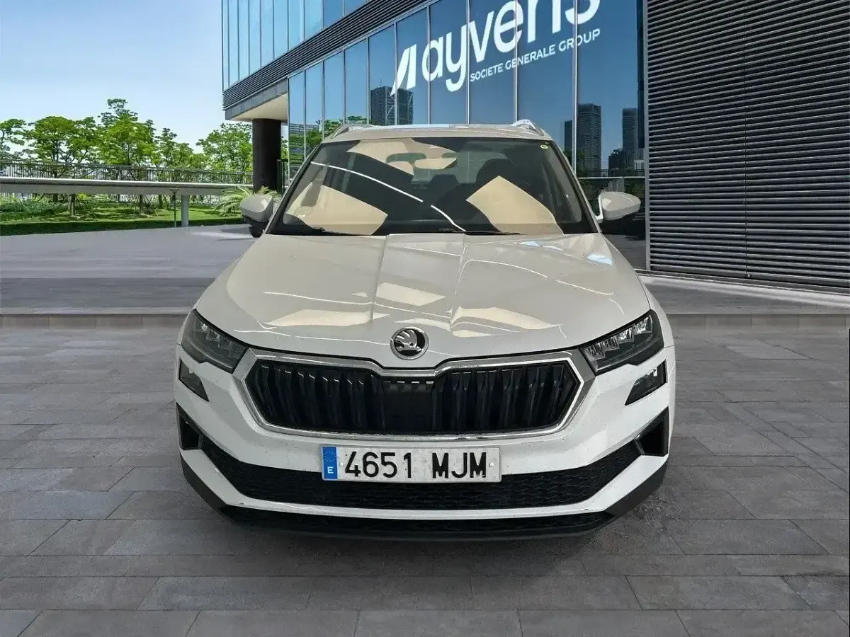 Usado Skoda Karoq Ambition 116 CV (85 kW) 2023 Blanco SUV