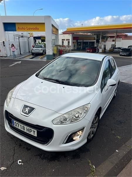 Usado Peugeot 308 Active 120 CV (88 kW) 2013 Blanco Berlina