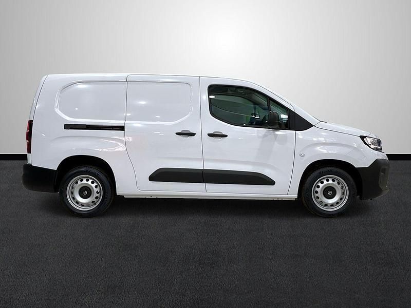 Usado Opel Combo S 130 CV (95 kW) 2024 Blanco Monovolumen