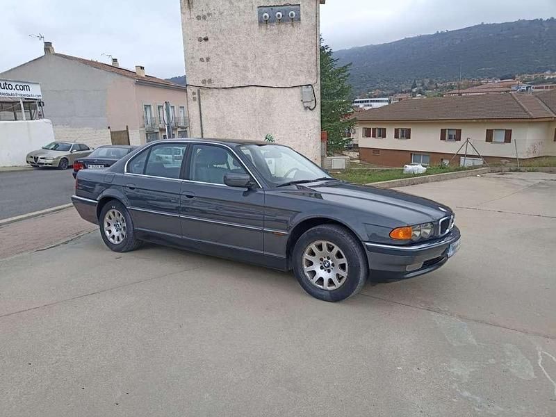 Usado BMW 728 Comfort Edition 193 CV (141 kW) 1998 Gris Berlina