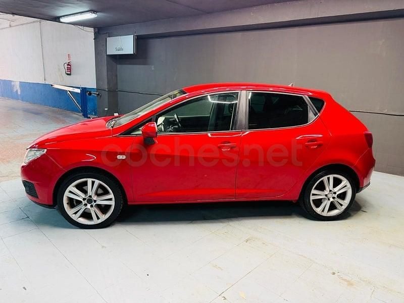 Usado Seat Ibiza 105 HP (77 kW) 2009 Vermelho Sedan