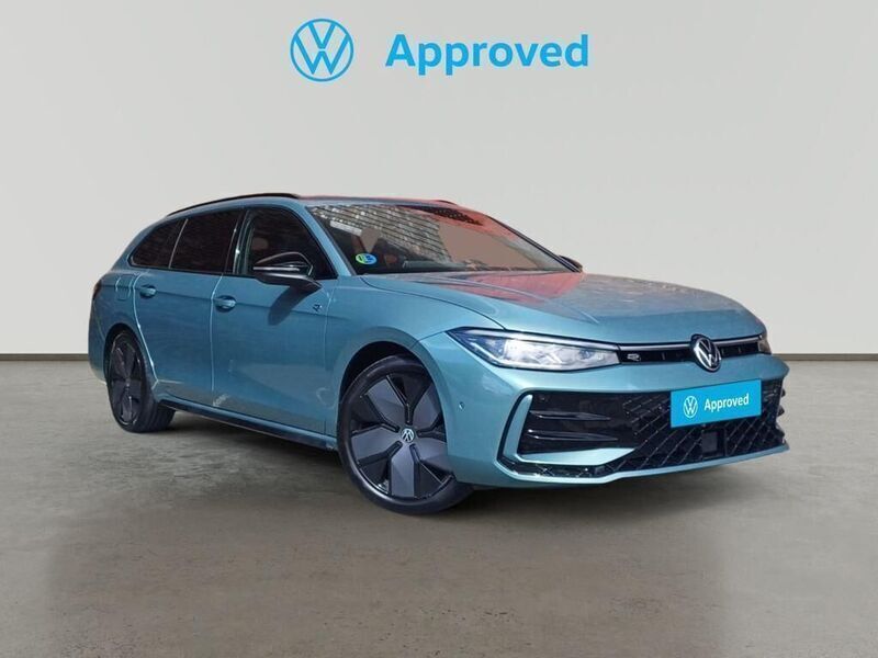 Verde Usado 2024 VW Passat R-line Familiar | 43.490 € - Imagen 1/4