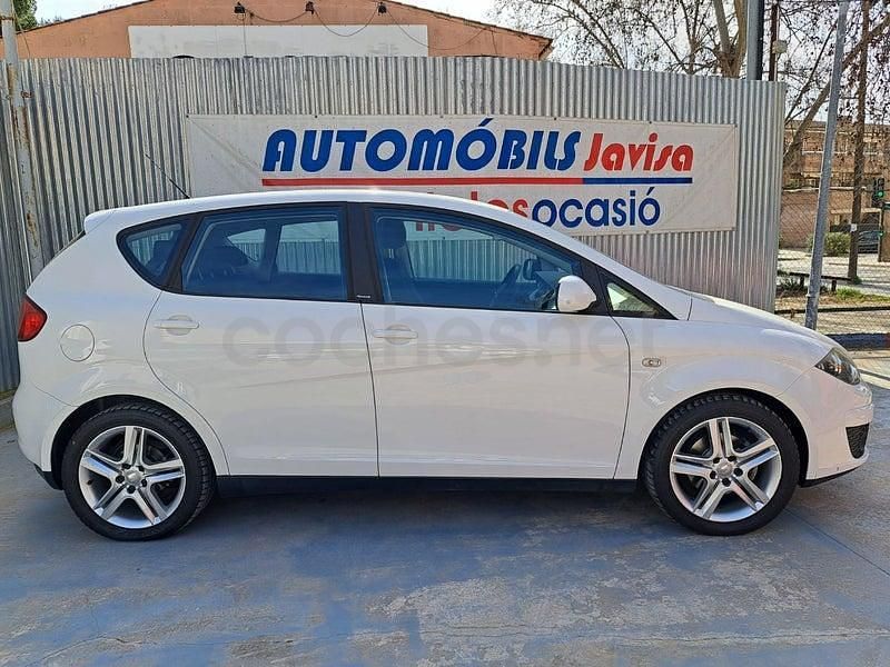 Usado Seat Altea Style 105 CV (77 kW) 2013 Blanco Monovolumen