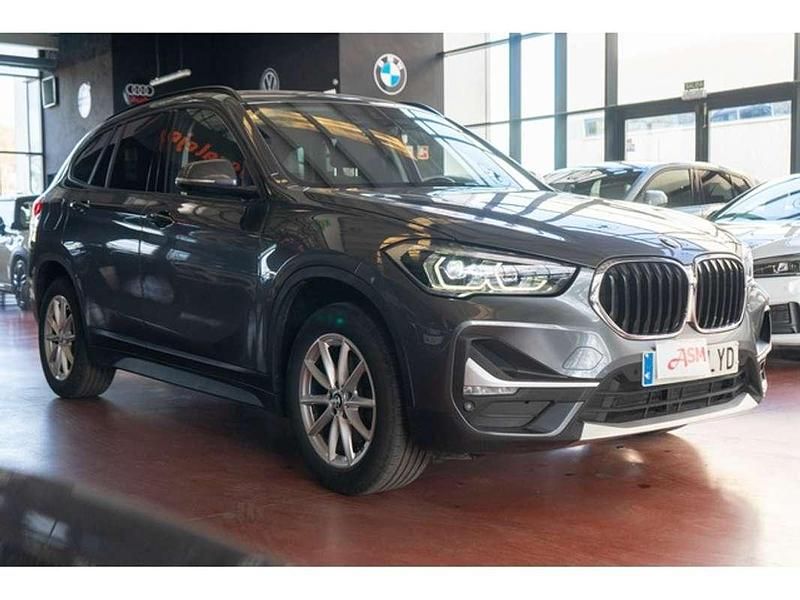Usado BMW X1 Sport Line 150 CV (110 kW) 2022 Gris SUV