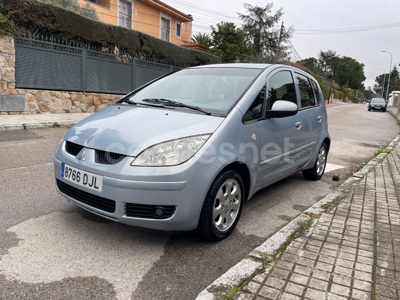 Usado Mitsubishi Colt Invite 95 CV (69 kW) 2005 Azul Monovolumen