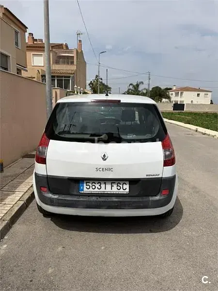 Usado Renault Scenic E-Tech Dynamique 85 CV (62 kW) 2007 Blanco Monovolumen