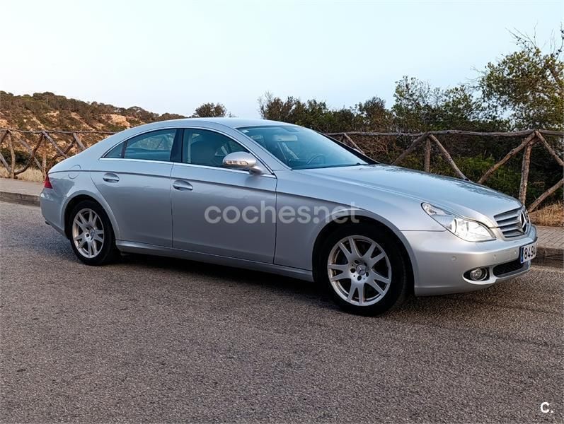 Usado Mercedes CLS350 272 CV (200 kW) 2006 Gris / plata Berlina