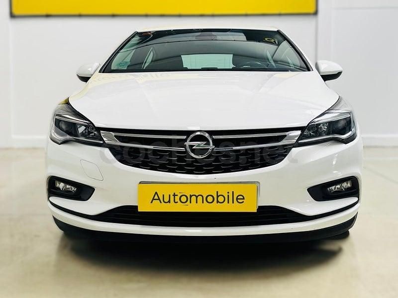 Usado Opel Astra Selective 110 CV (80 kW) 2019 Blanco Berlina