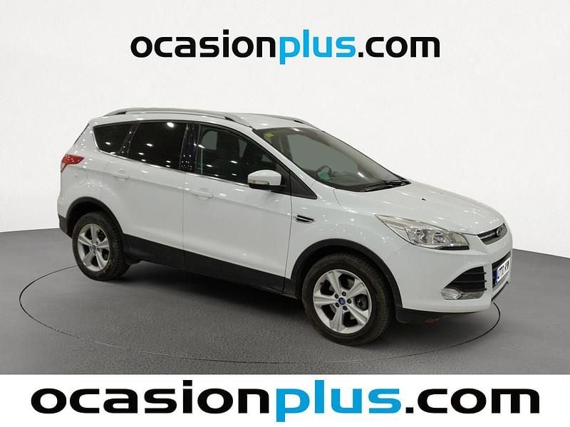 Usado Ford Kuga Trend 150 CV (110 kW) 2014 Blanco SUV
