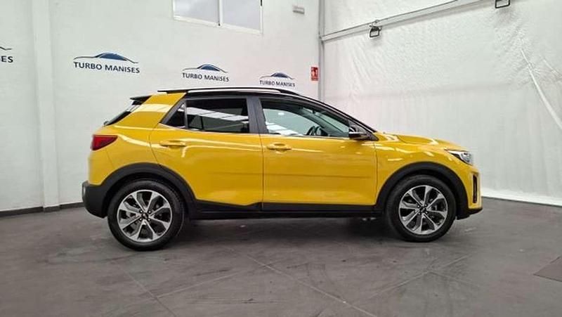 Usado Kia Stonic 101 CV (74 kW) 2019 Amarillo SUV