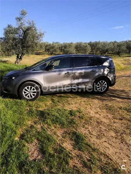 Usado Renault Espace Zen 130 CV (95 kW) 2016 Gris / plata Monovolumen