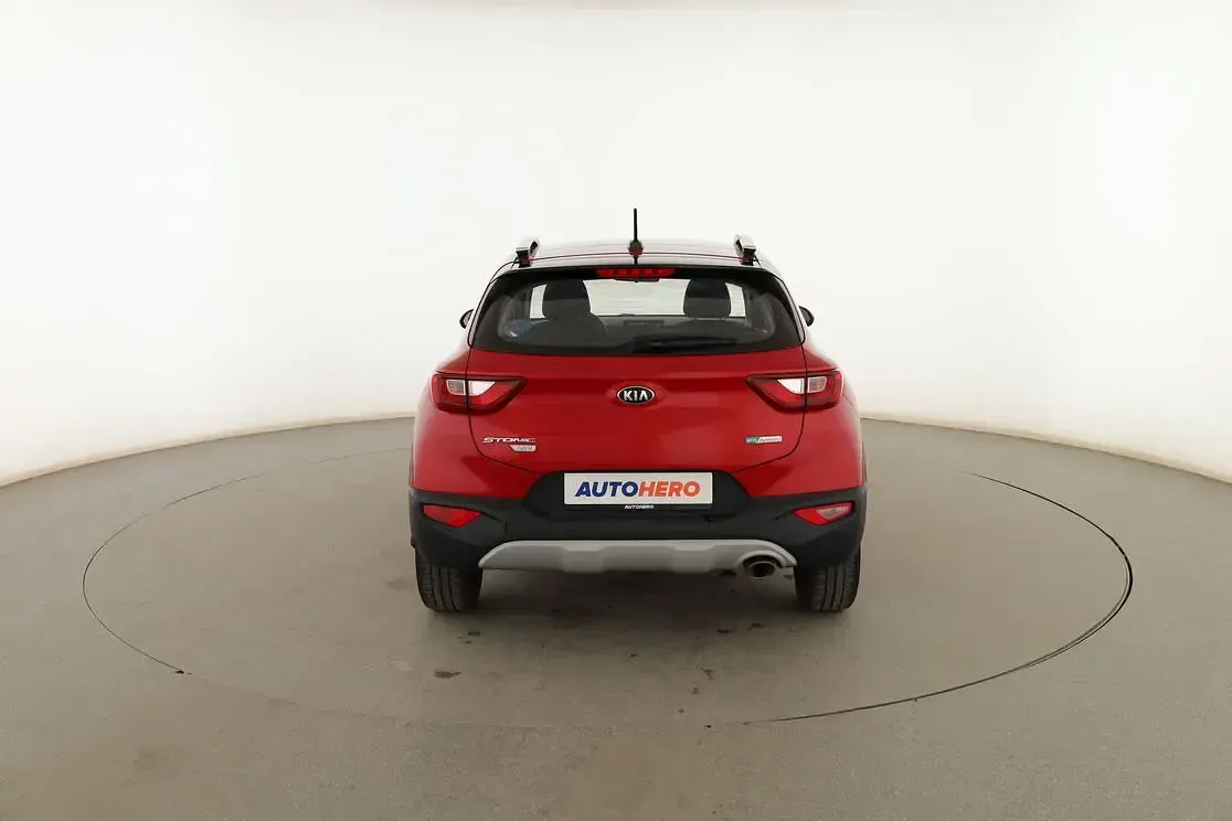 Usado Kia Stonic 101 CV (74 kW) 2020 Rojo SUV