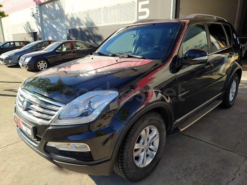 Usado SsangYong Rexton Premium Plus 155 CV (114 kW) 2013 Negro SUV